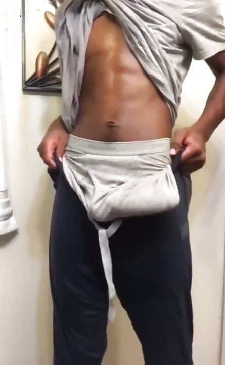 Striptiz maše mojim velikim kurcem