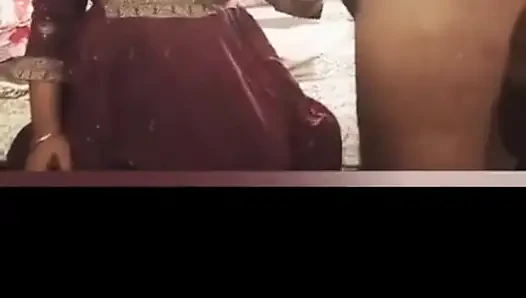 Tamil çift aşkla mutlu hareket