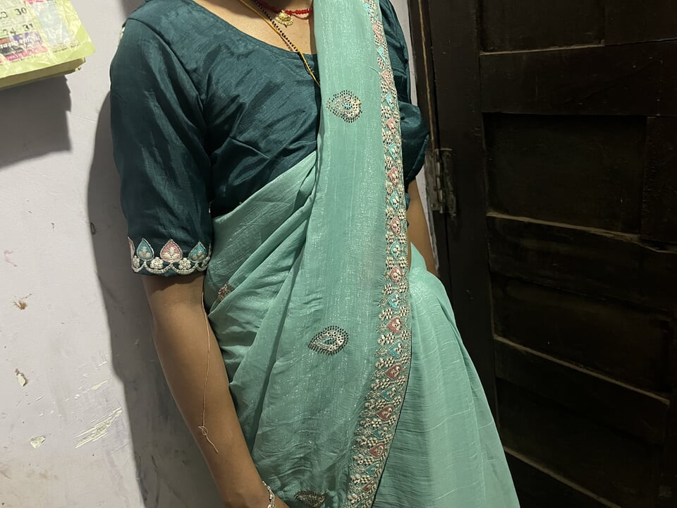 Indian tamil girl and sexyi boy very good sexy chudai