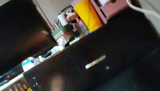 Istri lusi yang nggak puas berpikir untuk selingkuh dari suaminya