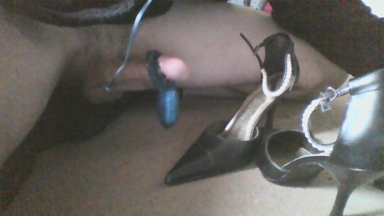 high heels cum sextoy handsfree cumming shoejob