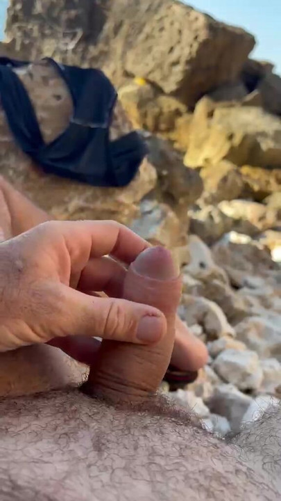 Pau para as pessoas ao redor da praia, amo mostrar pau no verão