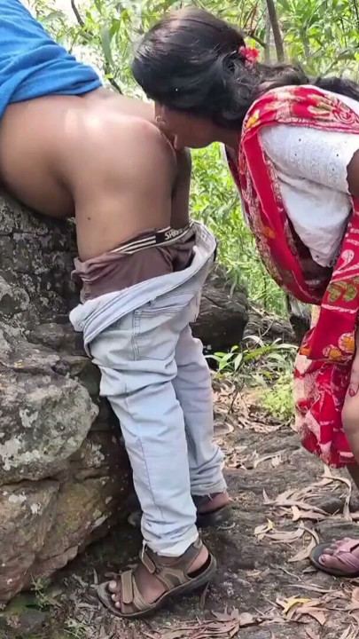 Sona bhabhi outdoor fucking with  her brother-in-law, Sali jamaibabu chudachudi bengali audio | Clip 2