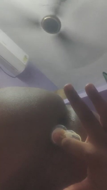 Sissy itse anaalikaivaus