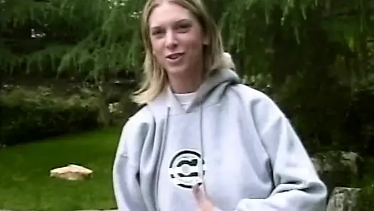 Mädchenschule: Heißer Outdoor-Spaß