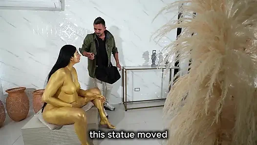 Ограбление Музея Закончилось Жарким Трахом С Золотыми Статуями