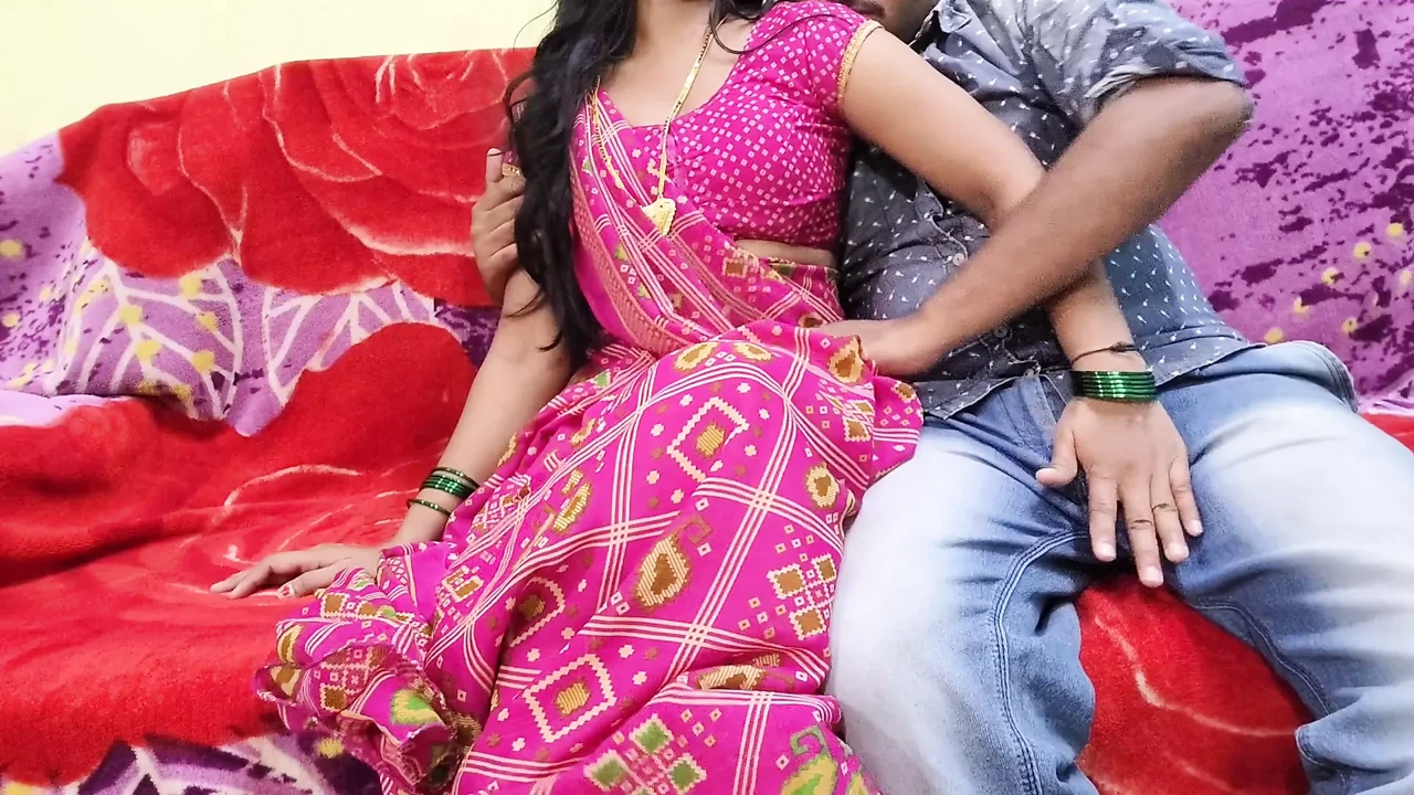 Gav ki gavar bhabhi ko apane yaar ne ache se choda