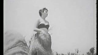 Девушка в стиле пин-ап 1950-х
