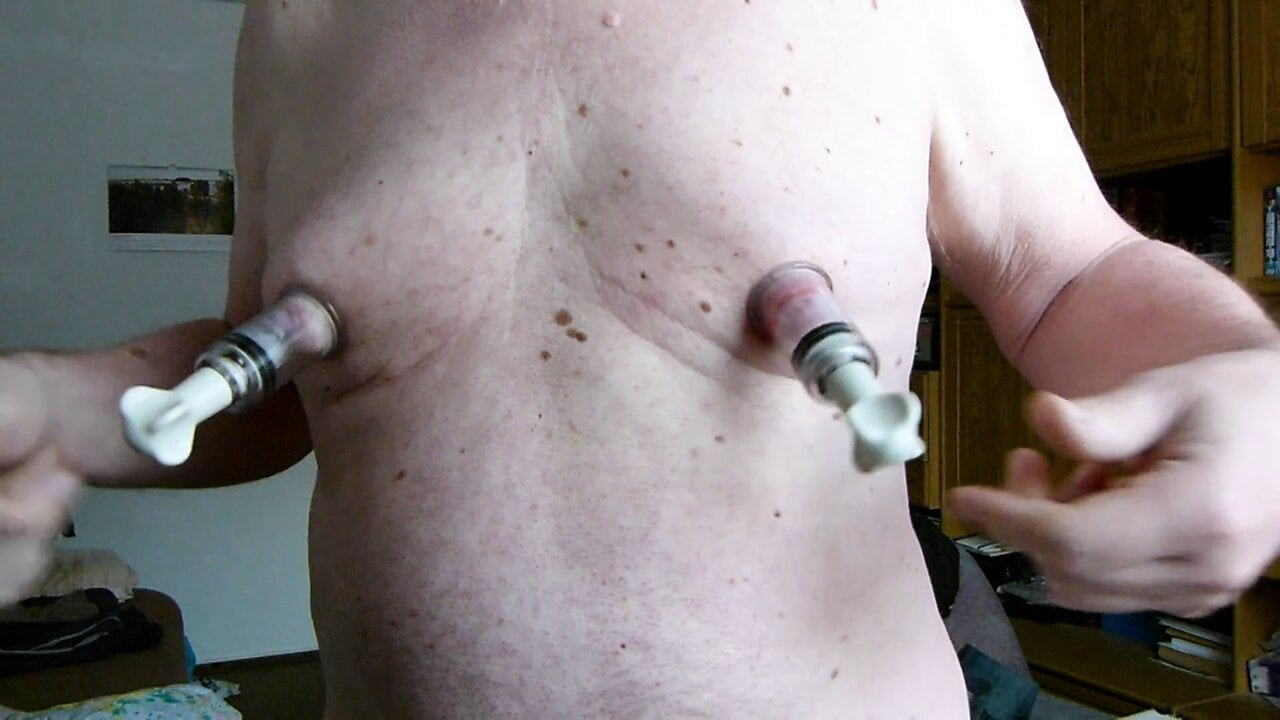 Andreas mit Nippelsaugern