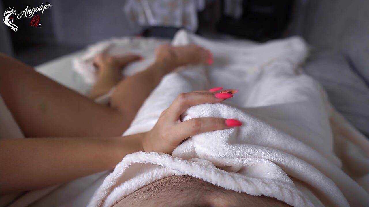 GOOD MORNING! Woke him up with a blowjob - homemade porn