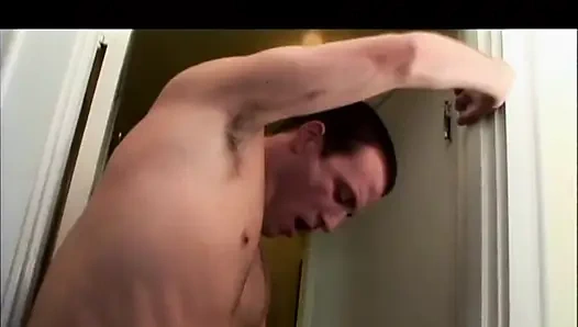 Si cewek hot rambut cokelat dengan tubuh aduhai suka banget dientot habis-habisan