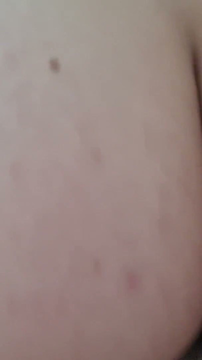 Omgekeerde MILF-cowgirl rijdt 12 minuten op een pik, kreunt hardop en schudt met haar grote kont tot ze squirt | Clip 1