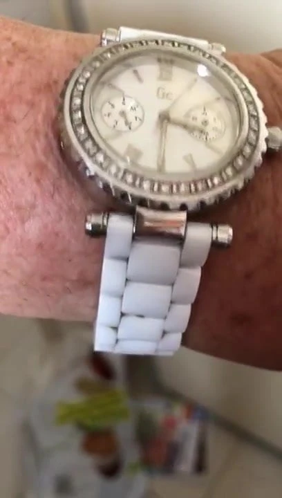wrist watch guess collection