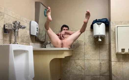 LIVENLOVE FAIT DU PERVERS DANS LA SALLE DE BAIN ET COMPILATION D’ÉJACULATIONS