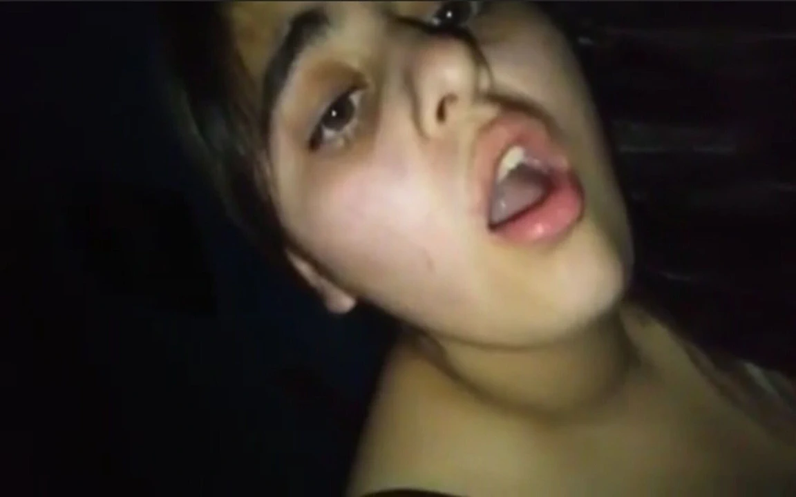 美丽的青少年, 伟大的口交工作场景和与她的男朋友的热辣性行为