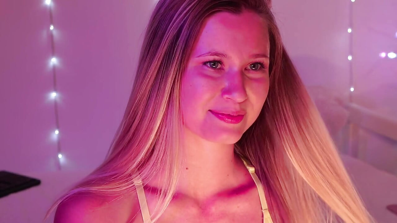 Do You Want to See This Juicy Pussy as Close as Possible?