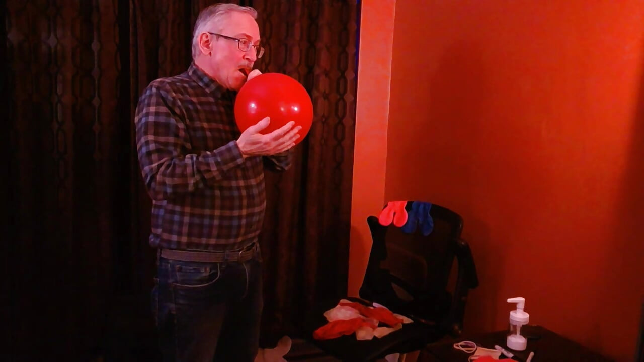 152) Three Big Round Balloons Popped by Looner Daddy