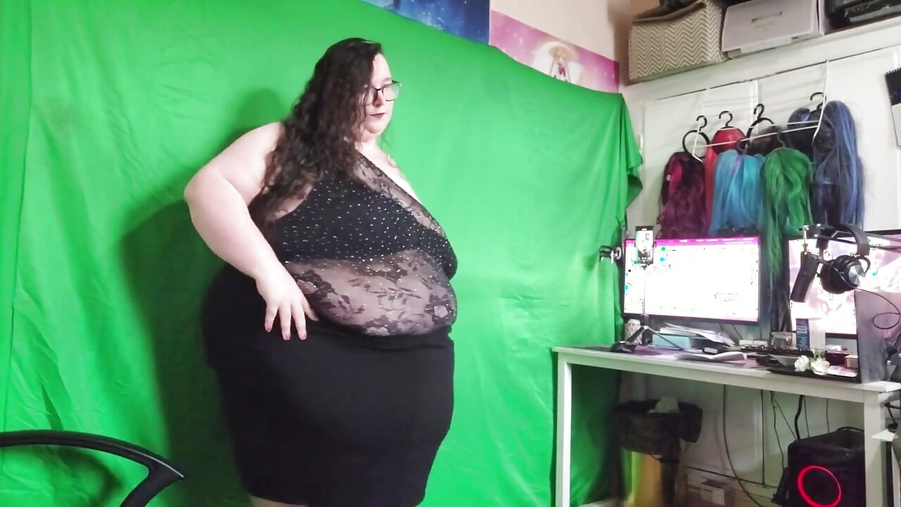 SSBBW Sensual Movements and Strip
