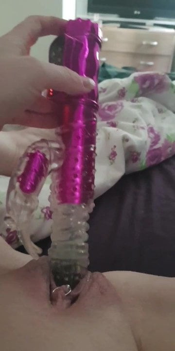 Tinder slut playing with dildo