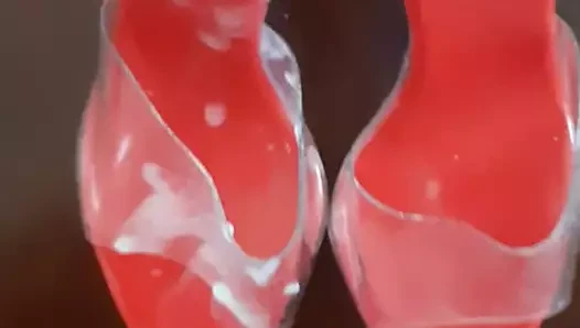 Karımın yüksek topuklarında cumshot