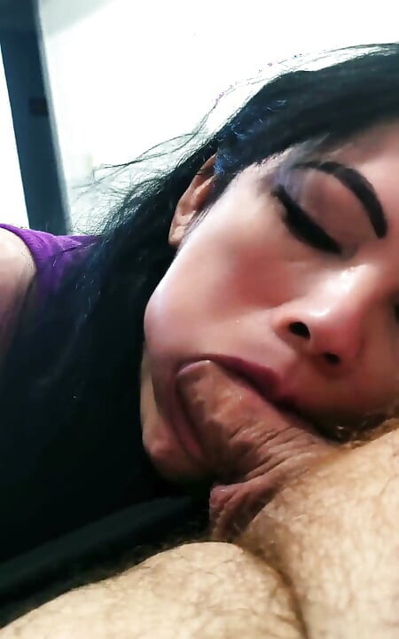 I Gave the Delivery Guy a Blowjob and Asked Him to Cum in My Mouth, Without a Condom - Milla Santiago