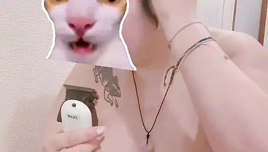 Cuplikan video cukur rambutku