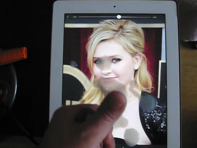 Abigail Breslin cumtribute - april 2014
