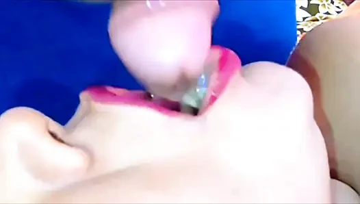 Yarak emici Hintli yenge ağzına boşalıyor