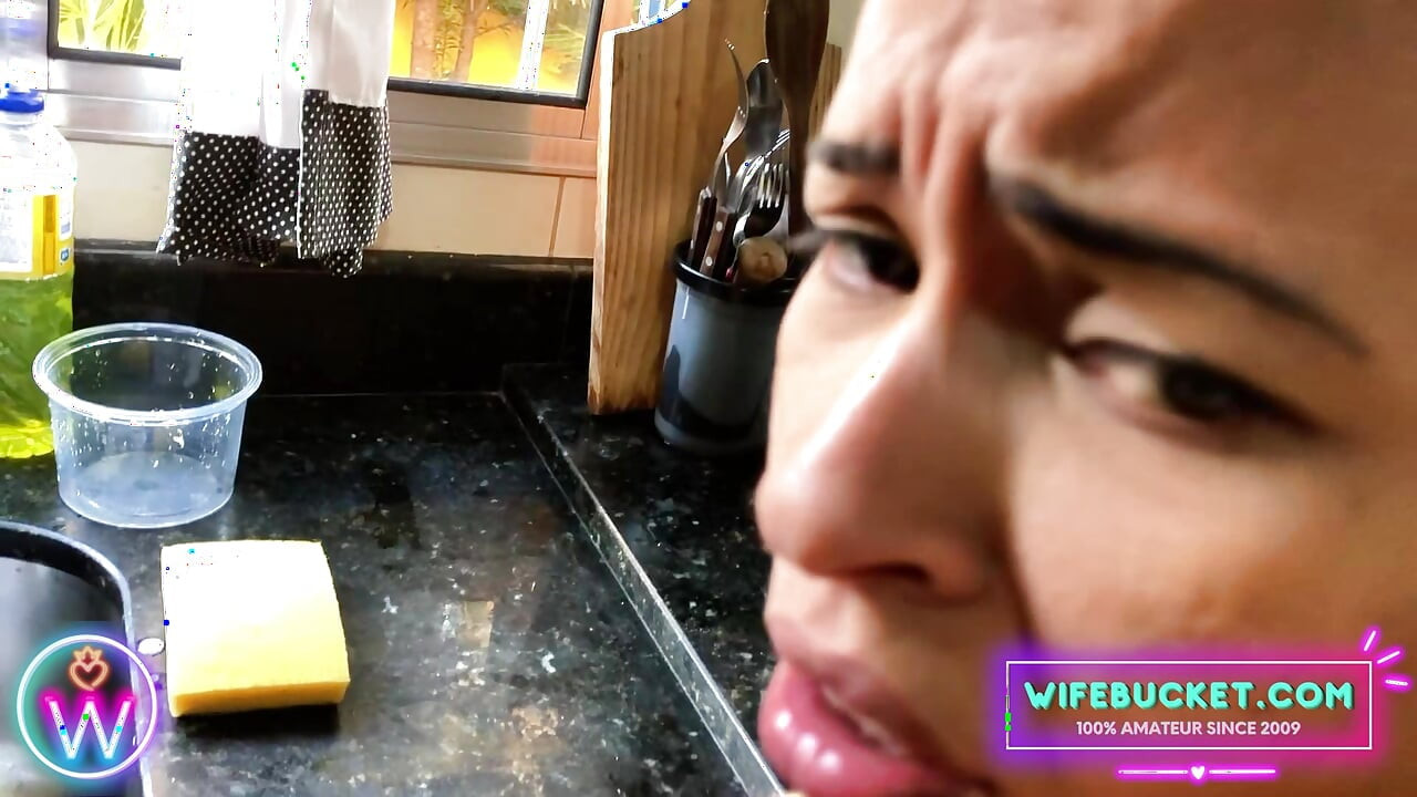 Wifebucket Amateurs - We were in the kitchen to fix breakfast, but ended up fucking