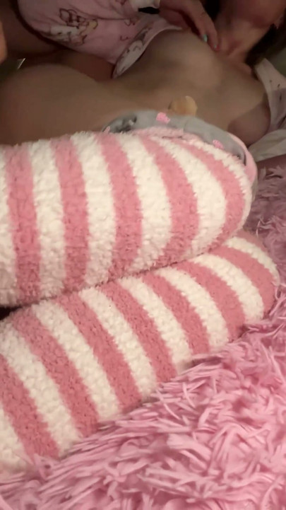 Une fille se fait baiser fort dans plusieurs positions | Clip 1