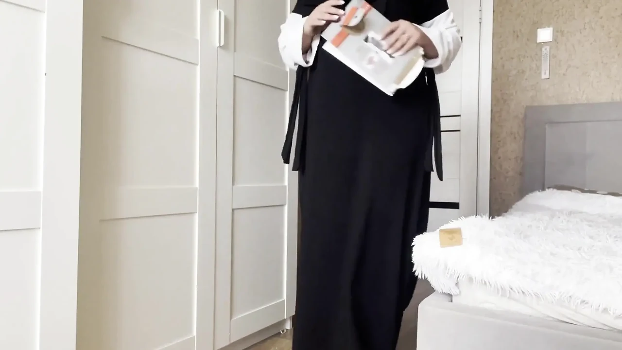 Arab MILF in Stockings