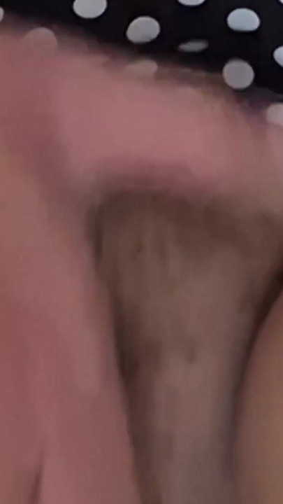 Tante seksi lagi asik fingering memeknya sampai muncrat | Klip 1