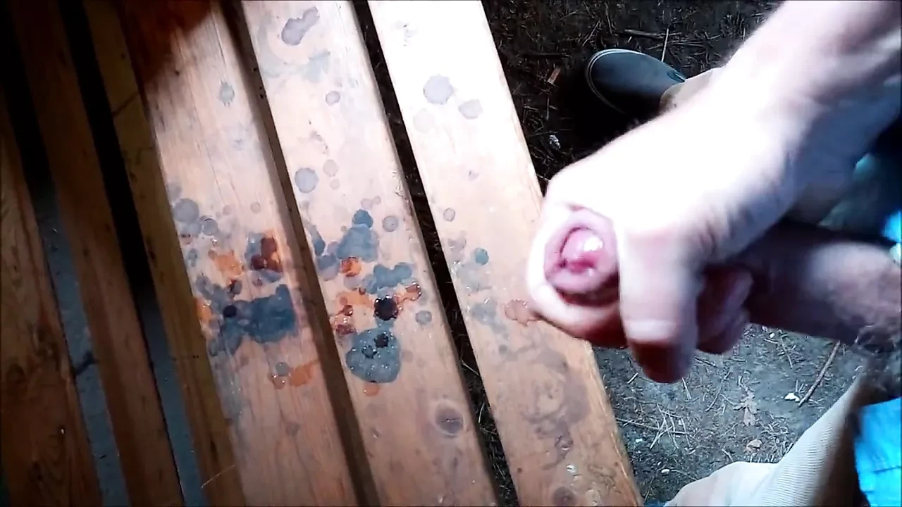 Am Glory Hole abgemolken und es dann selbst besorgt