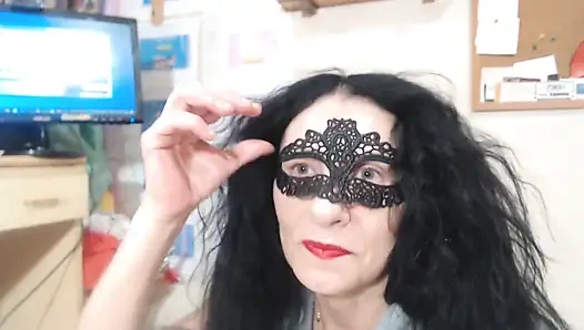 Догги-стайл, когда ты вставляешь вибратор в задницу и киску в колготки