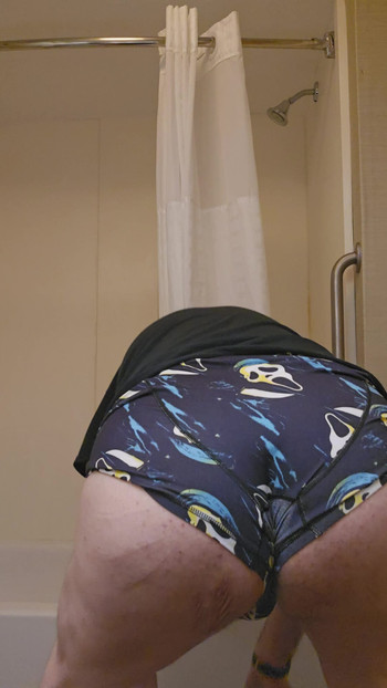 Tresam u boksericama s Ghost Faceom