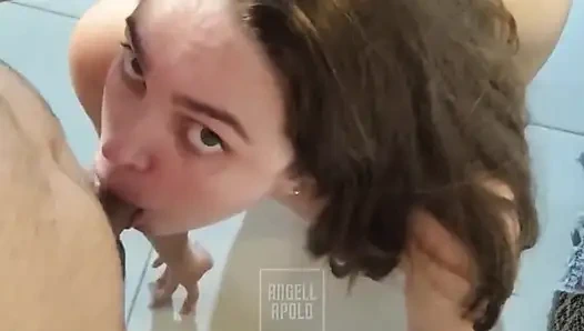 Кончить на лицо — вот как ты заботишься о непослушной блондинке.