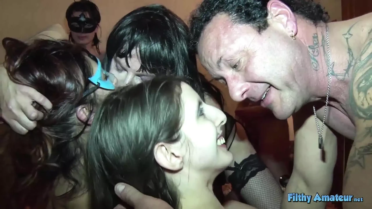 继妹和变性人的真正私人业余狂欢