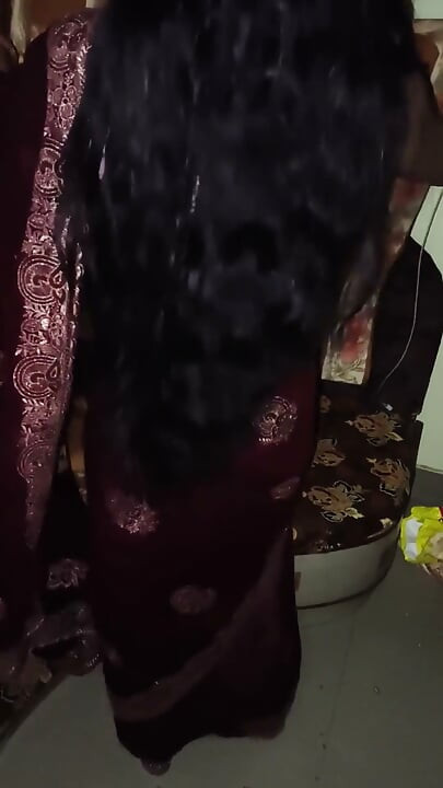 Desi zgodna sobarica