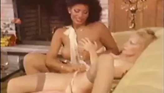 Erotyczny świat Vanessy z pełnym filmem porno w stylu vintage