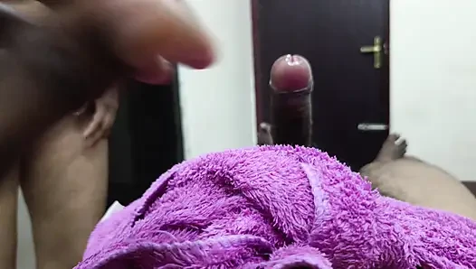 Ich wachte mit meiner stiefschweine auf und sie mache dehnungen in meinem bett