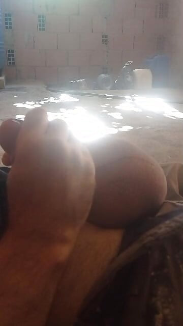 Handjob under the sun at the construction site