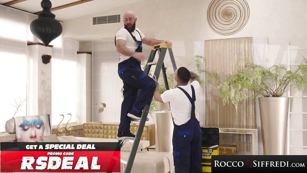 ROCCO SIFFREDI - Lingerie Clad Babe Spitroasted By Huge Cocked Fix It Crew