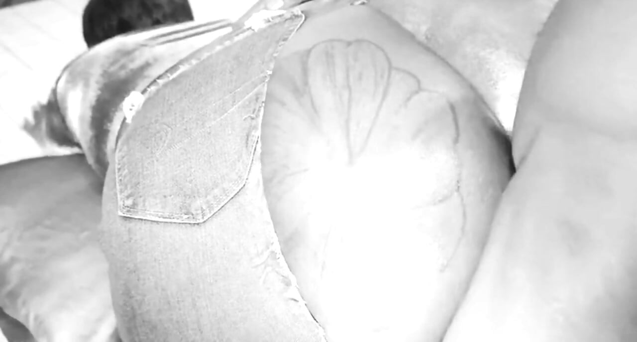 黑妞德西繼母大屁股合集 狠狠地幹繼子的雞巴