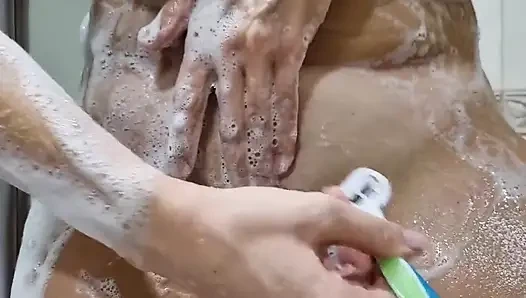 Shaving my pussy.