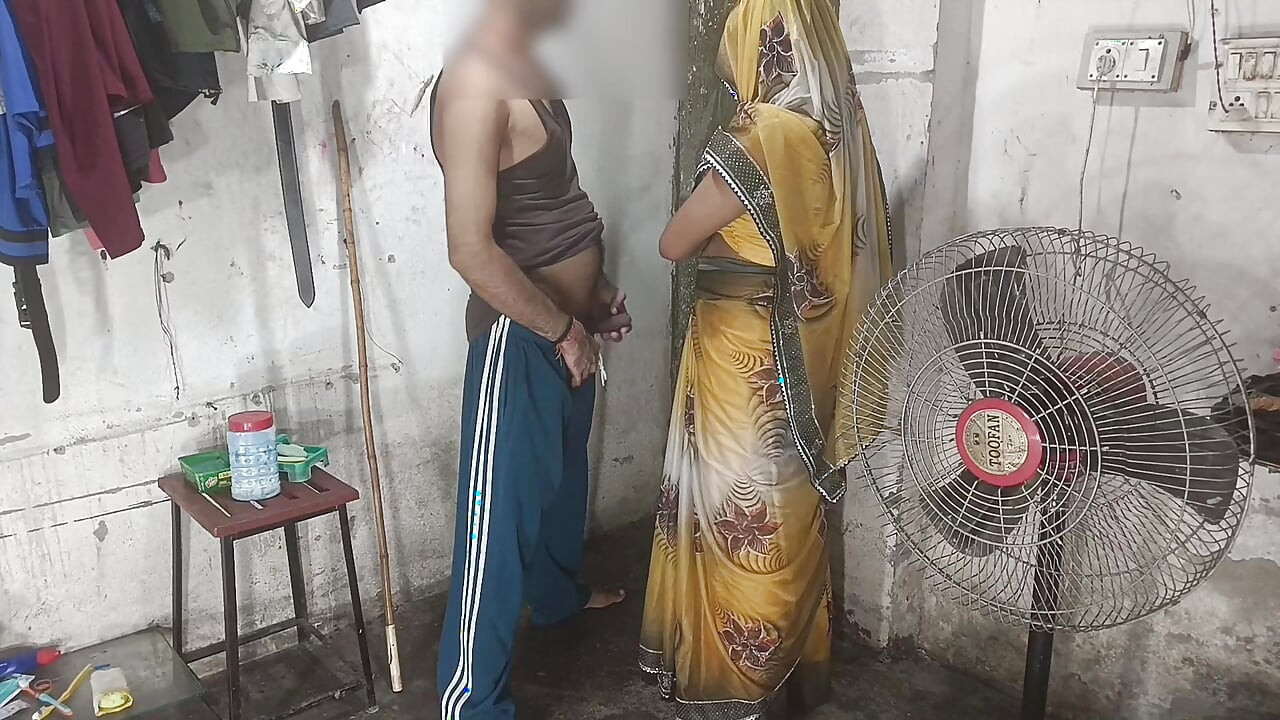 Bhabhi ki chudai, brother-in-law se when his husband was not at home, then sister-in-law was forgotten in the room at night and brother-in-law ke cock chusa ke bhabhi ne stood and then stood up.
