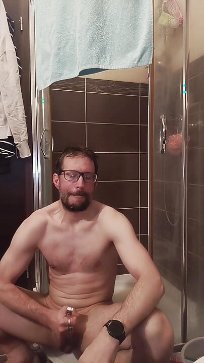 Jerking off a Cock in the Shower