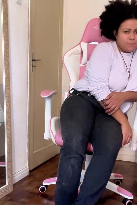 BBW Eating and P Farting While BF Is Watching and Annoying