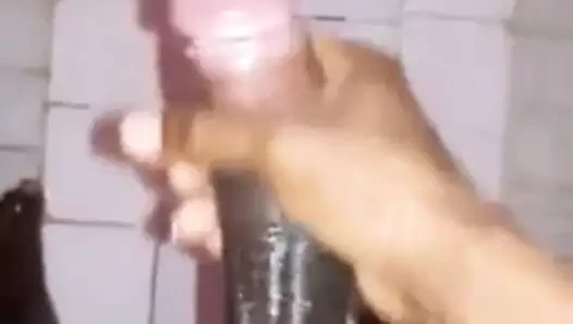 Negoro se masturva