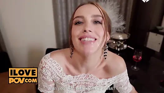 POV - роскошная девушка трахается с незнакомцем после того, как сбежала с ее свадьбы