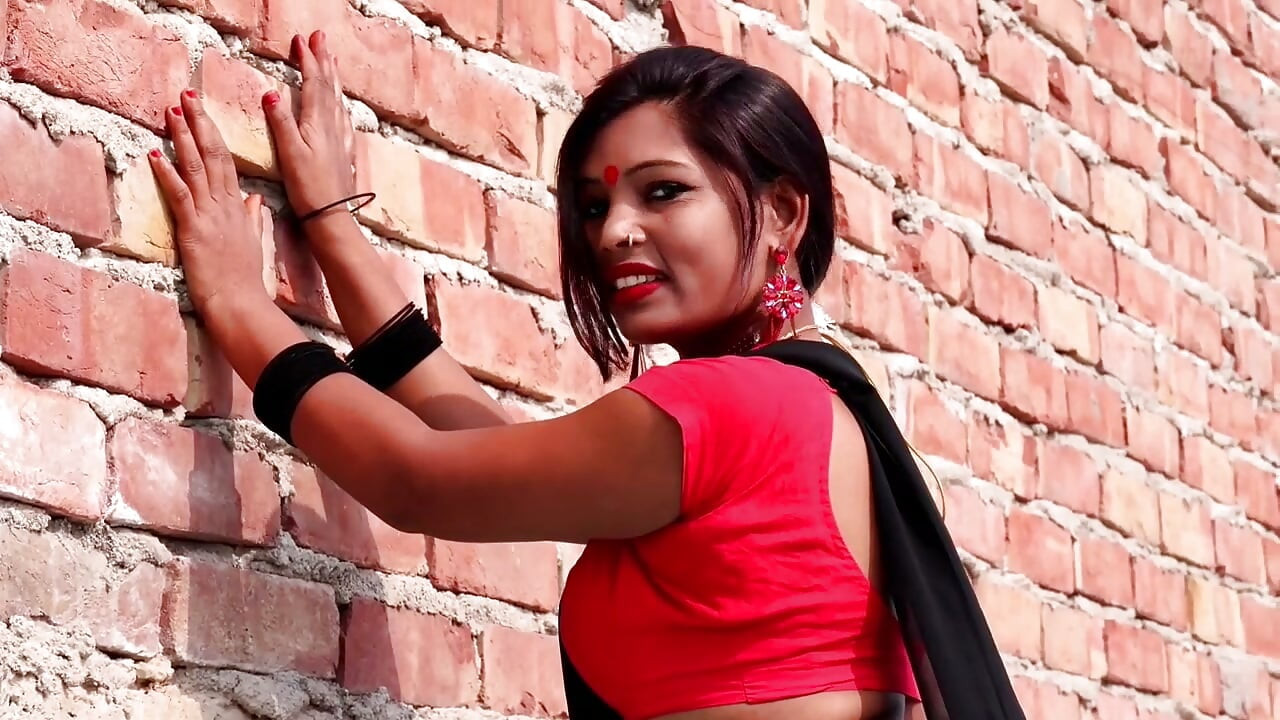 India caliente quiere masaje con su cuñado y su cuñado la follan y bhabi satisfecho, video viral hindi completo